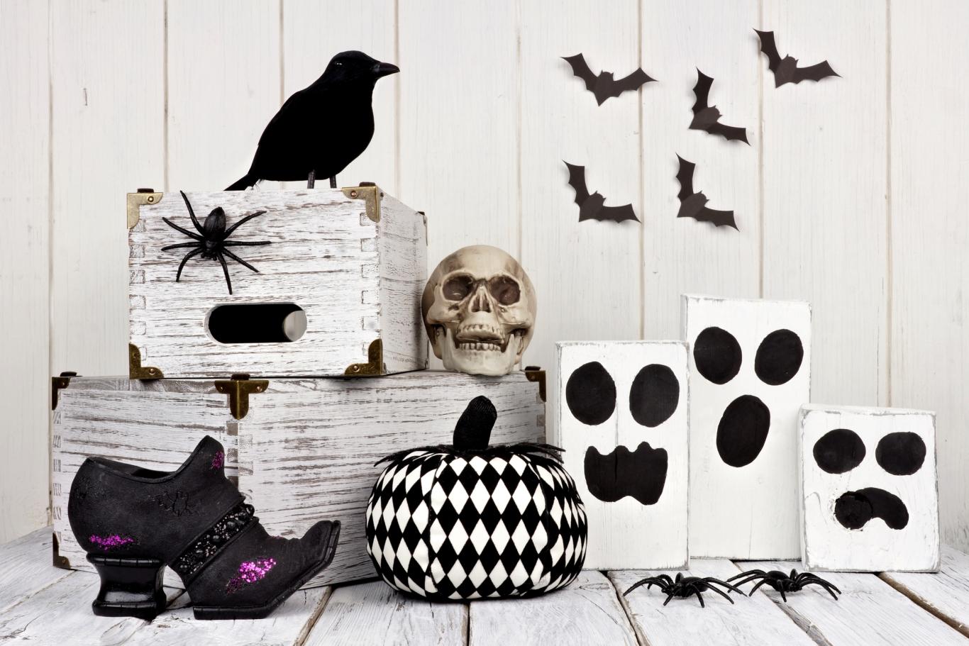 A black and white Halloween display.