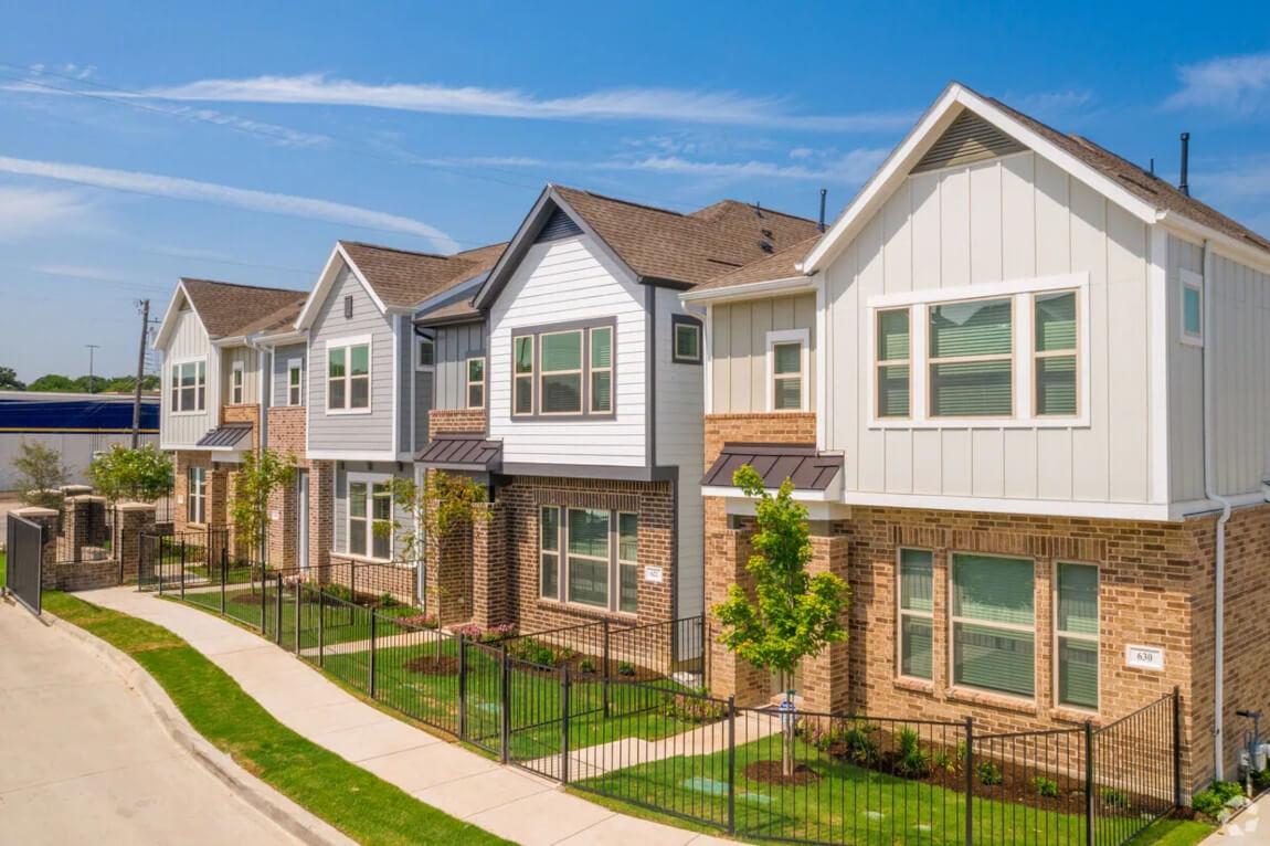 Echelon at Reverchon Bluffs is a community of build-to-rent single-family homes with spacious two-, three-, and four-bedroom floor plans. 