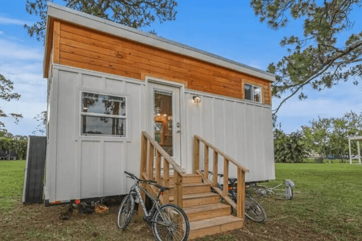 4871 127th Trail North is a tiny home on wheels with a mixed-media exterior.