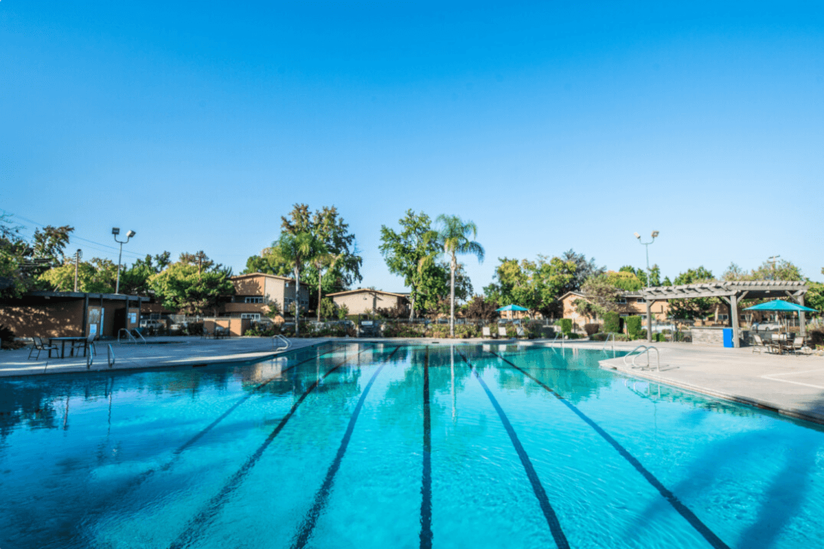 THE ELEVEN HUNDRED apartment complex in Sacramento has an expansive outdoor pool.