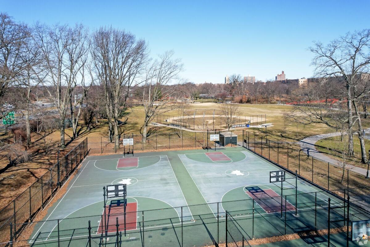 Bronx Park has basketball courts and a baseball diamond.