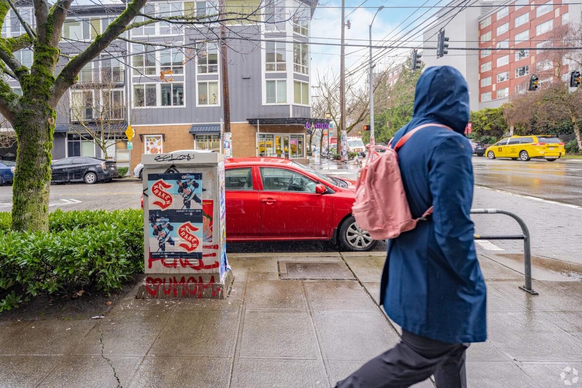 Minor is a walkable neighborhood, rain or shine.