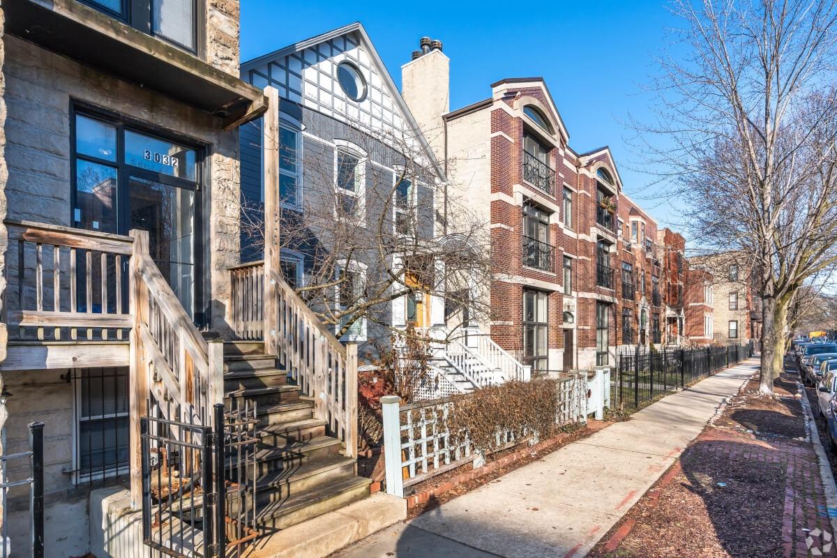 Residential strip in Lakeview neighborhood in Chicago.