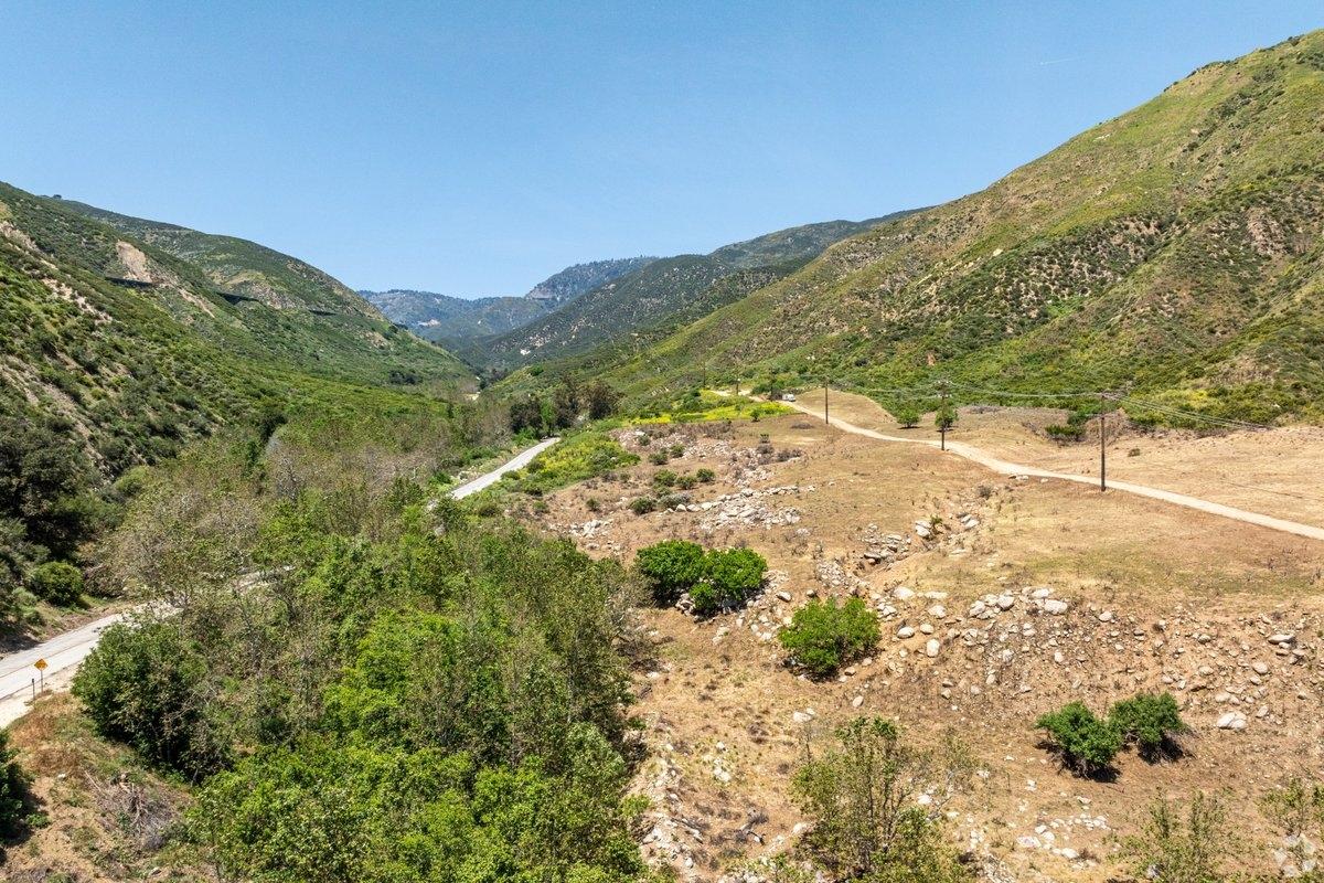 Walking trails through the mountains near San Bernardino, CA.