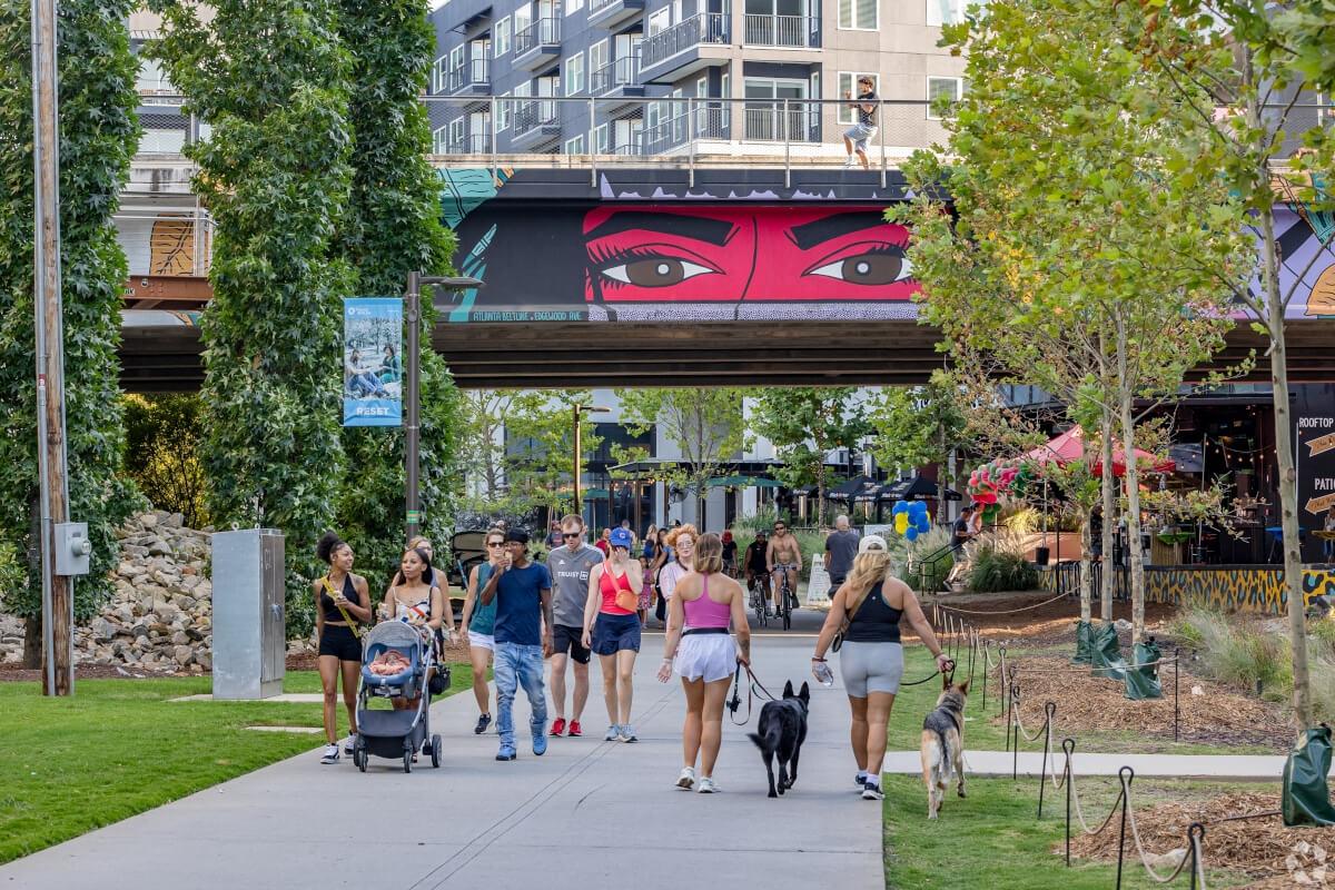 The Atlanta BeltLine multipurpose path is a few minutes' walk from Inman Park.