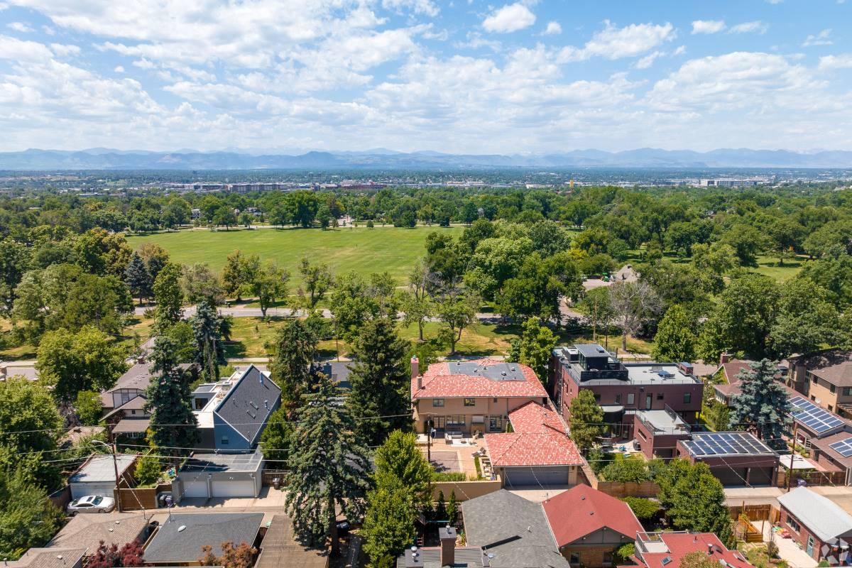Birds eye view of Washington Park in Denver, CO