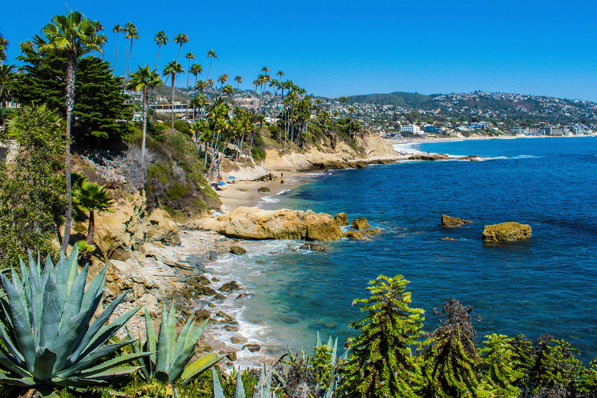 Laguna beach shore