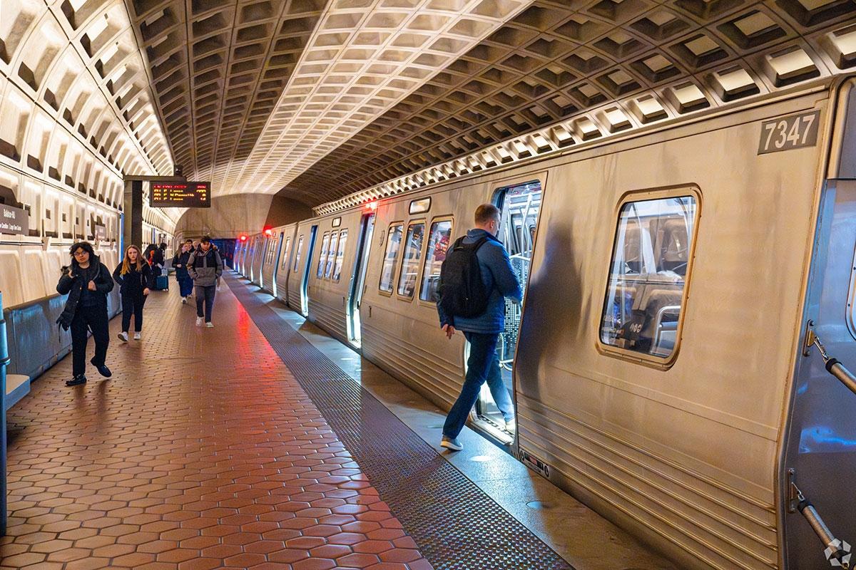 Ballston/Virginia Square is the best neighborhood for commuting to Crystal City.