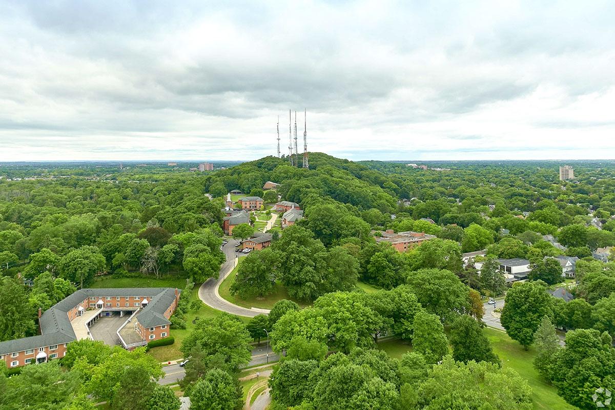 Cobbs Hill offers exceptional park access for outdoor-loving renters.