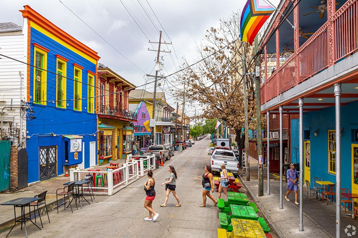 Marigny is home to Frenchmen Street, where locals can hear live jazz and blues throughout the year.