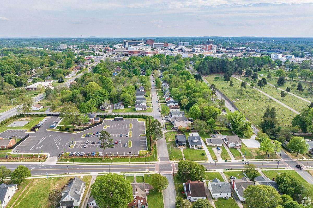 Quiet neighborhoods sit right next to downtown High Point.