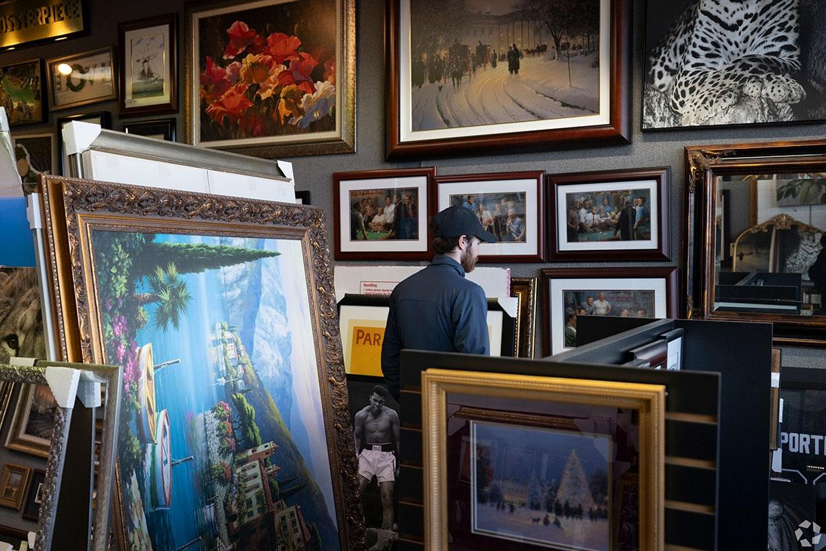 Del Ray is known for its local art and weekly farmer's market.