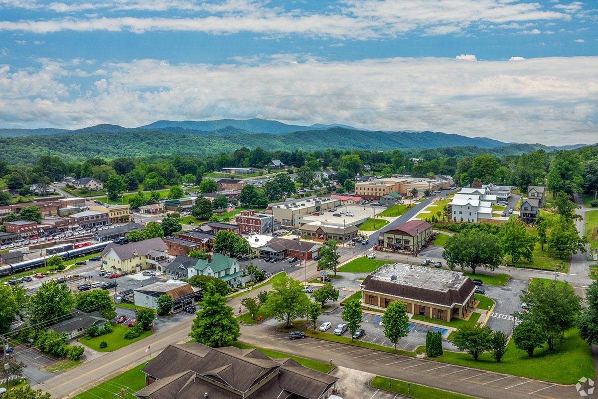 Georgia has plenty of landscapes, ranging from mountainside homes to waterfront condos.