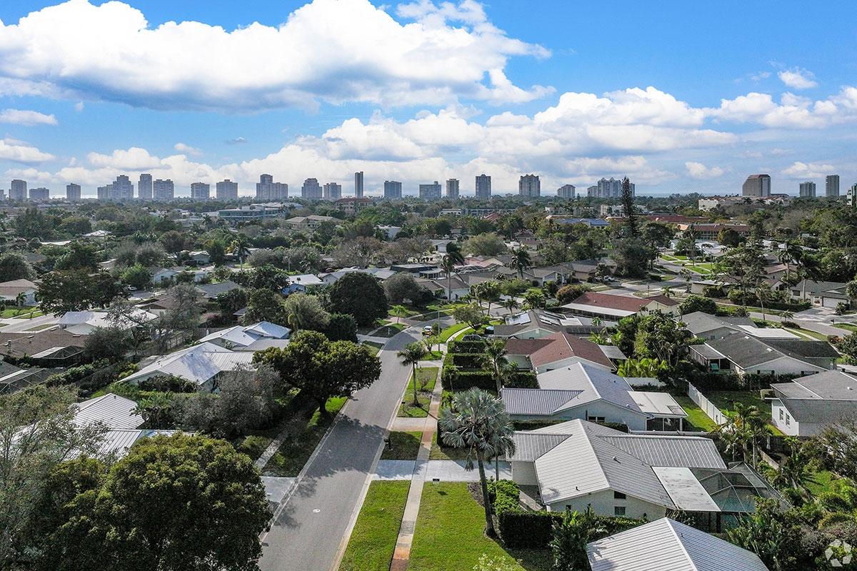 Moorings Park-Hawks Ridge is a neighborhood in Naples with beautiful scenery.