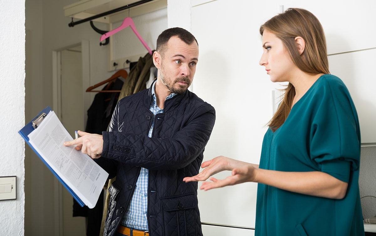 Renter and landlord negotiating the tenant's increased rent.