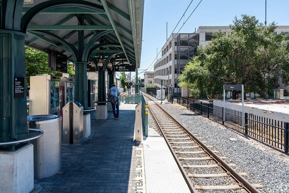 South Lake keeps residents easily connected to Los Angeles.
