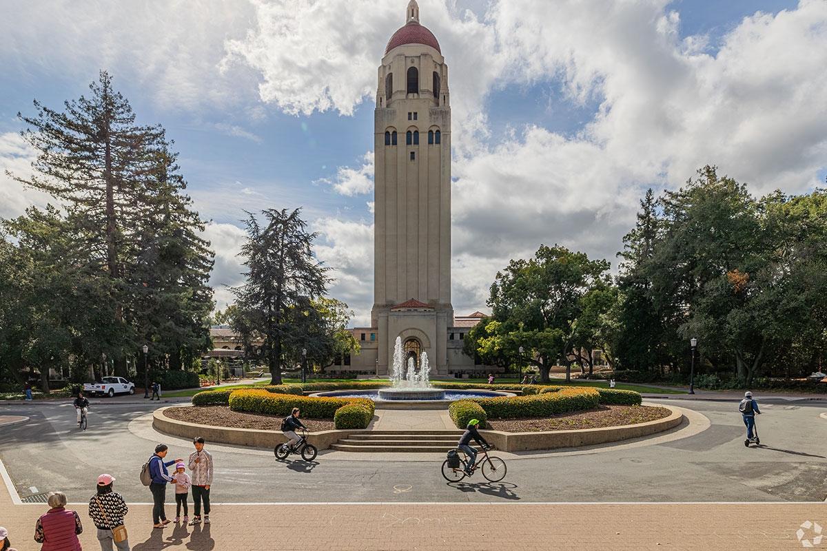 Photo of a building on the Stanford University campus.
