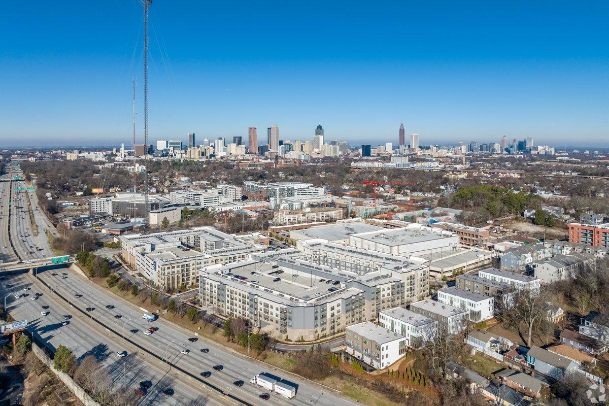 The south part of Reynoldstown puts apartment communities next to the highway.