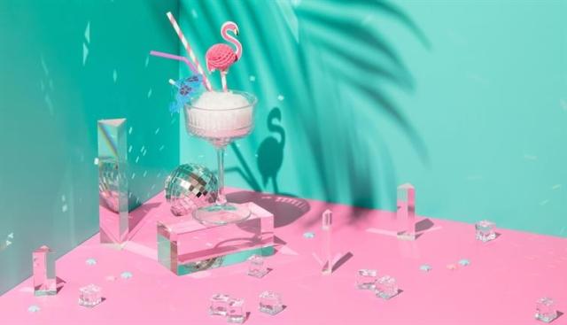 Flamingo decorations for a summer party