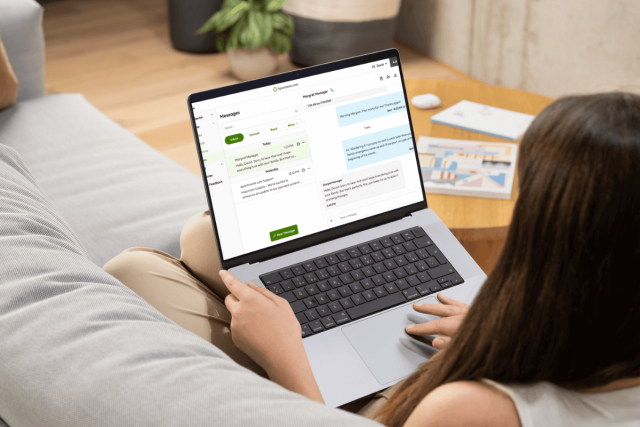 Renter chats with a property owner using the Apartments.com messaging feature.