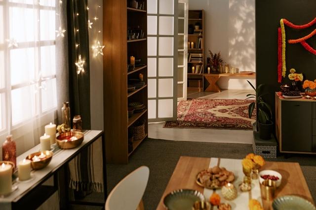 Photo of an apartment with a mix of Christmas and Thanksgiving decor.
