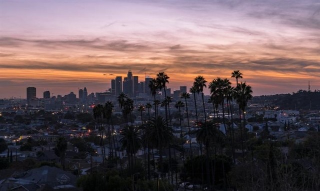 Scenic view of the Los Angeles skyline at dusk