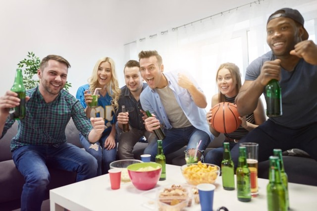 How to Host a March Madness Watch Party in Your Apartment