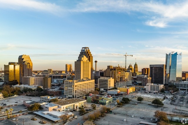 An aerial view of the San Antonio skyline, one of the most vacant rental markets in the U.S. in 2026. 